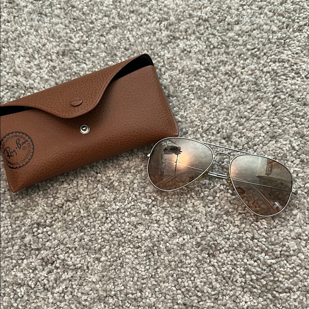 Ray-Ban Silver Aviator Sunglasses with Tan Case
